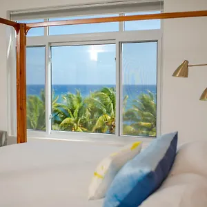  Apartment Whispering Seas Oceanfront Jamaica