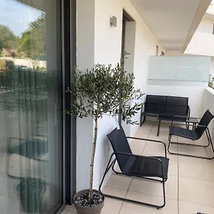  Appartement Entre Et Piscine